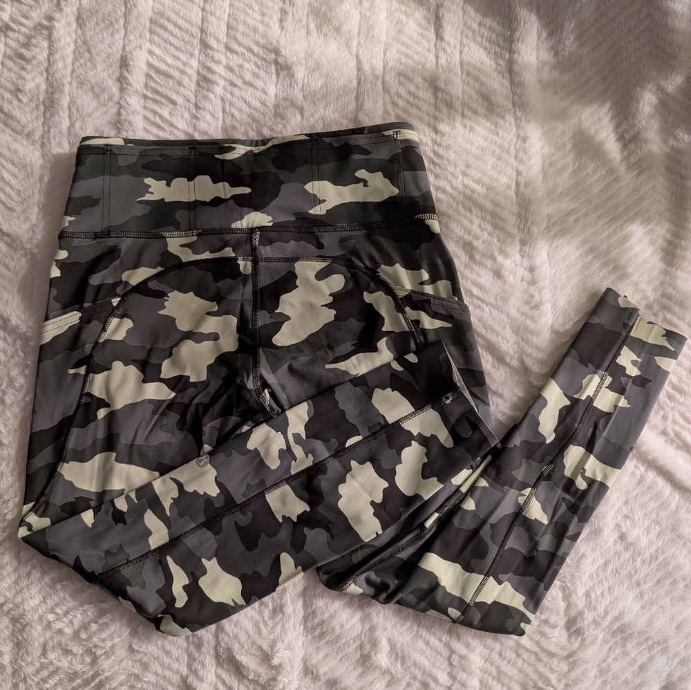 lululemon athletica Camouflage Leggings - Black and Gray